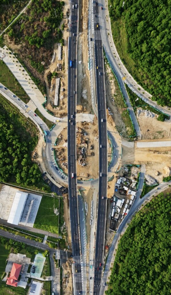 Obras viales en la avenida Circunvalar de Barranquilla, con proyectos en Alameda del Río, Caribe Verde y Puerta Dorada.